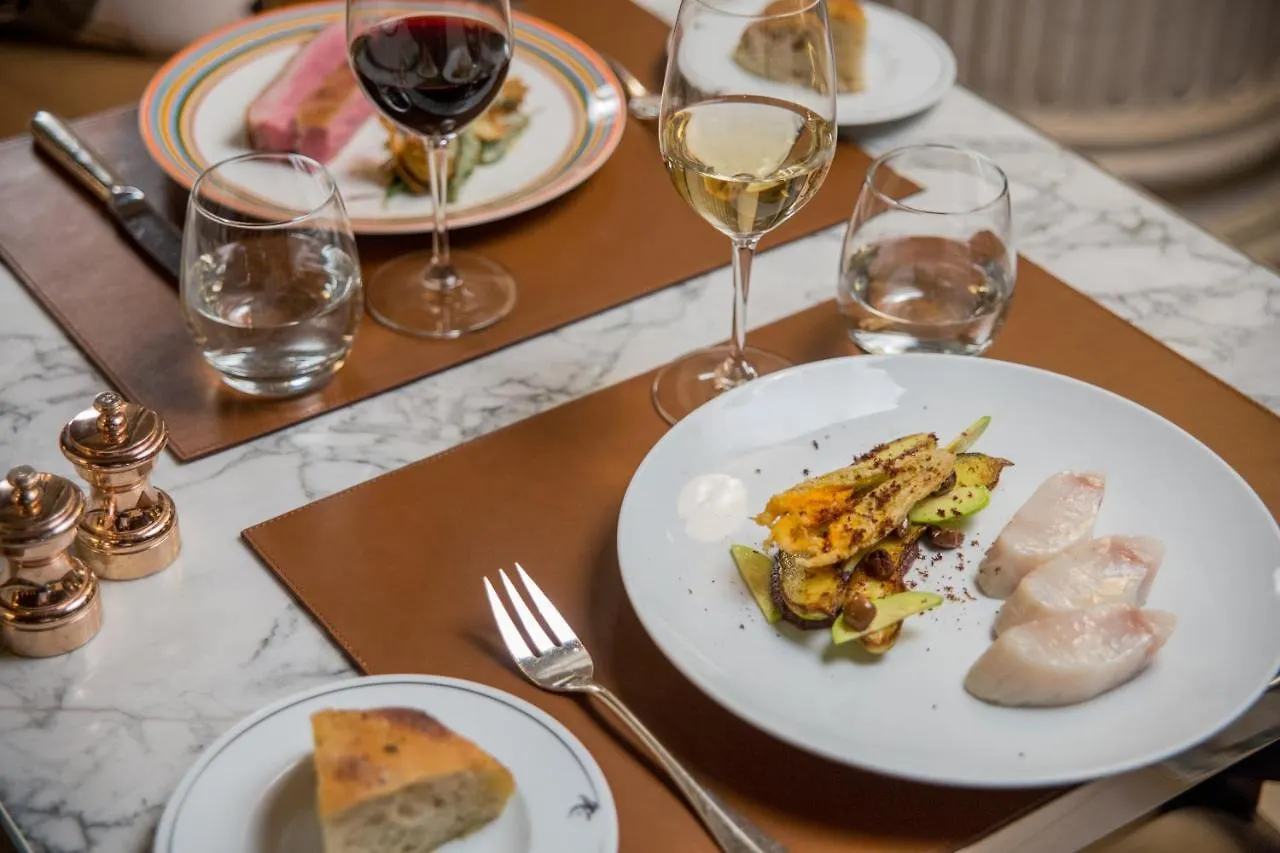 Le Meurice - Dorchester Collection 5* פריז